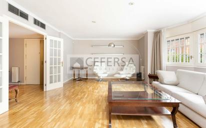 Living room of Flat for sale in  Barcelona Capital  with Terrace