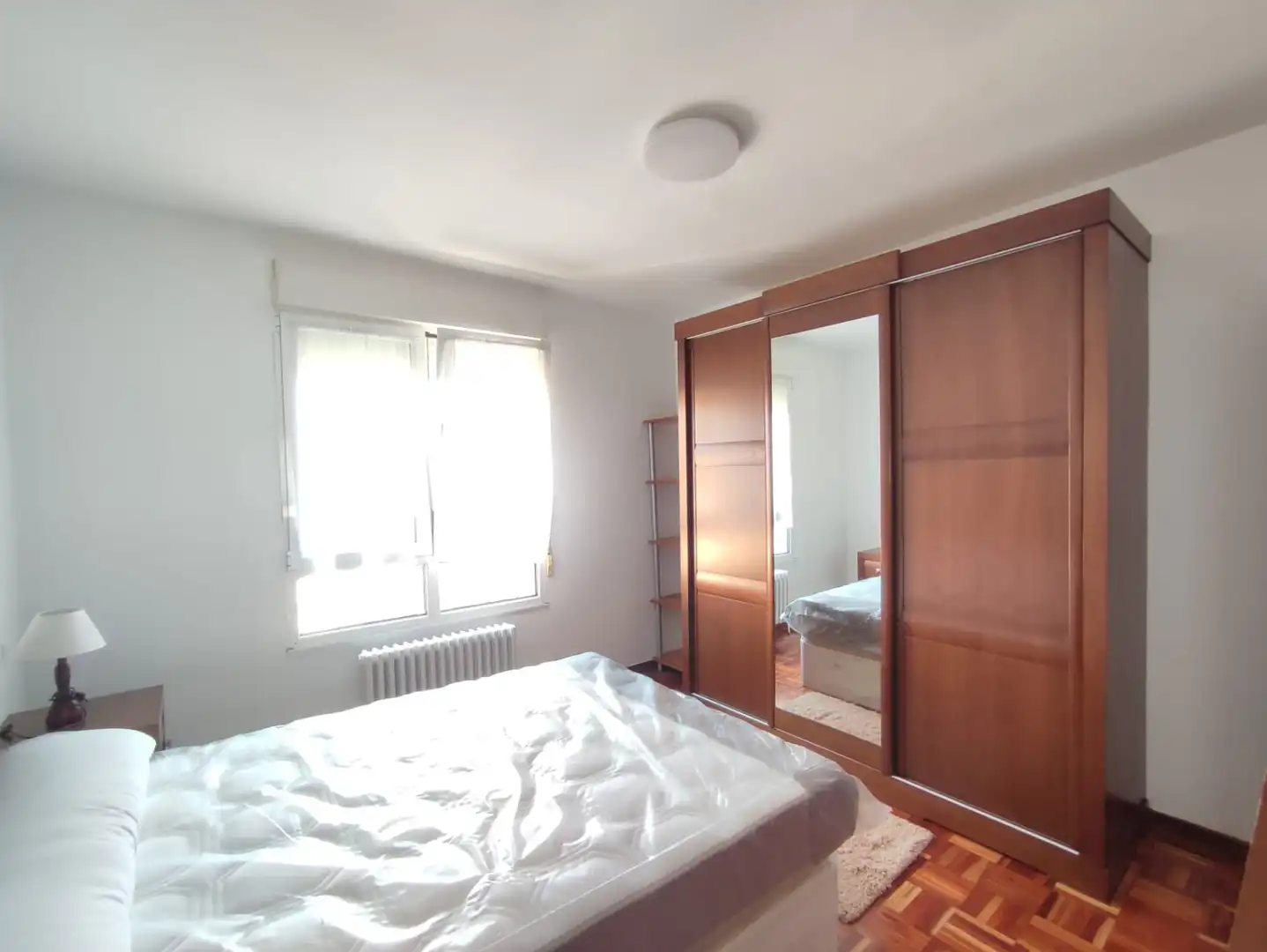 Bedroom of Flat for rent in Gijón   with Heating, Parquet flooring and Furnished