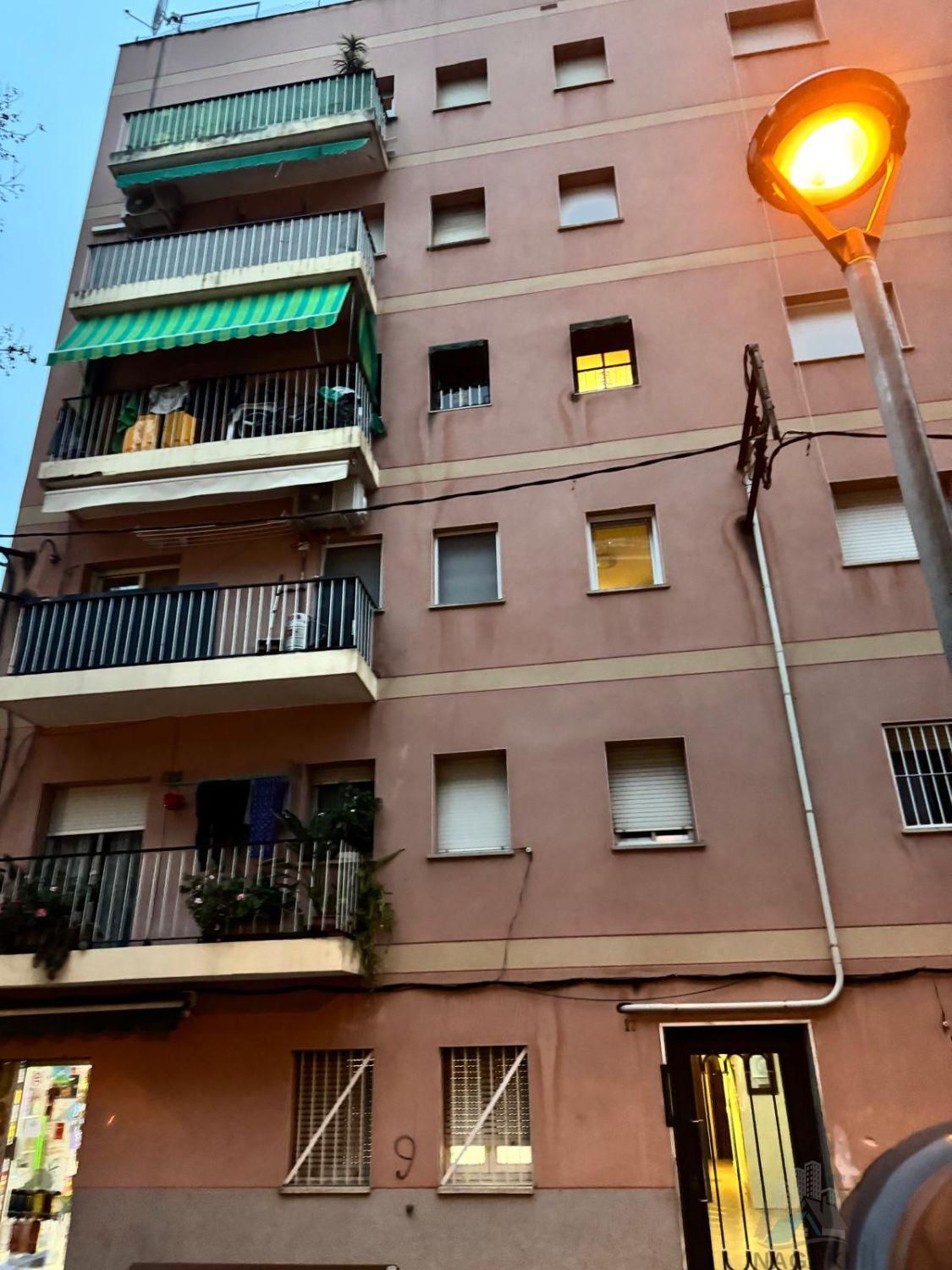 Flat for sale in Cellecs, 17, Centre