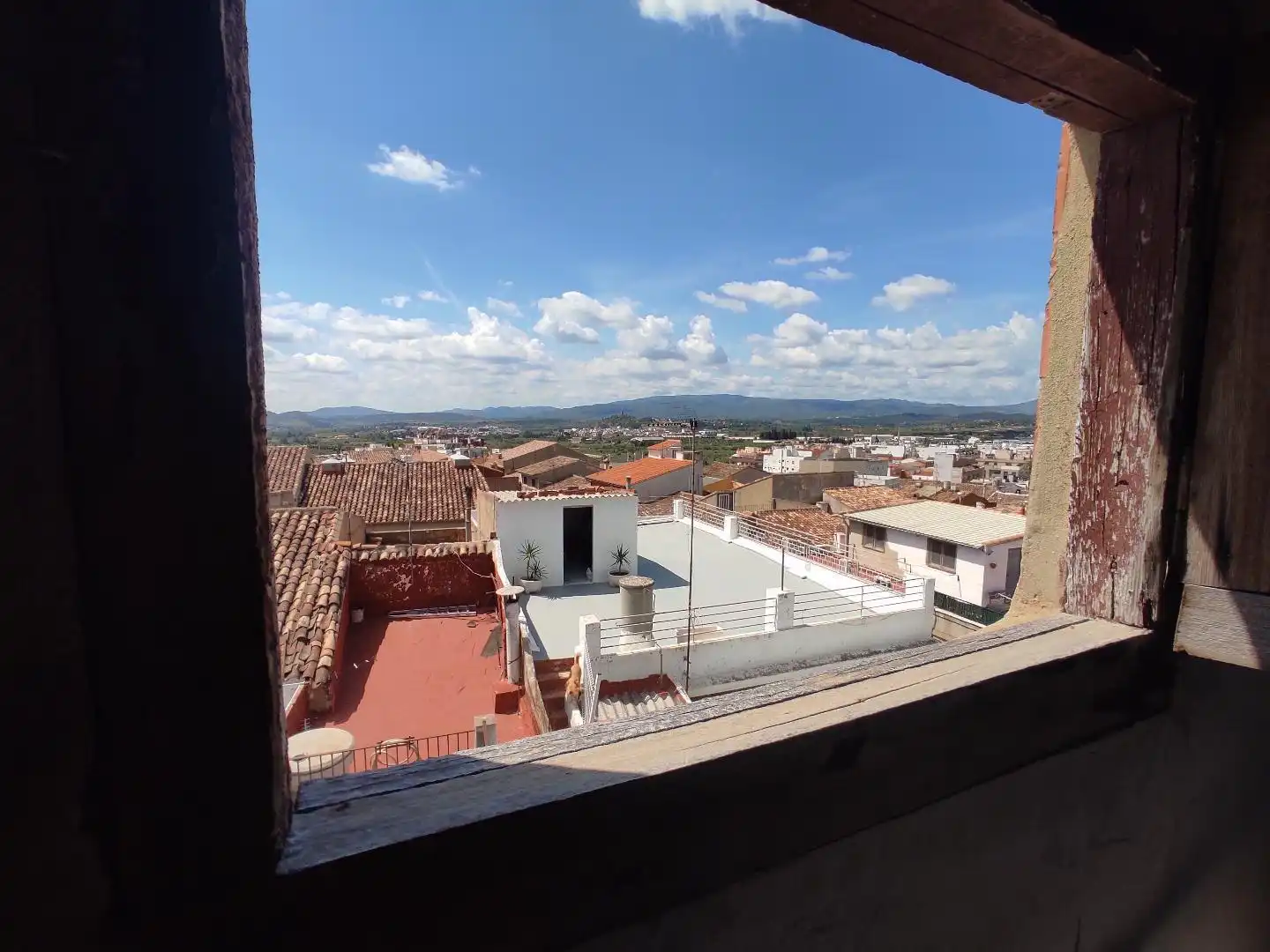 Vista exterior de Casa adosada en venda en Montserrat amb Terrassa