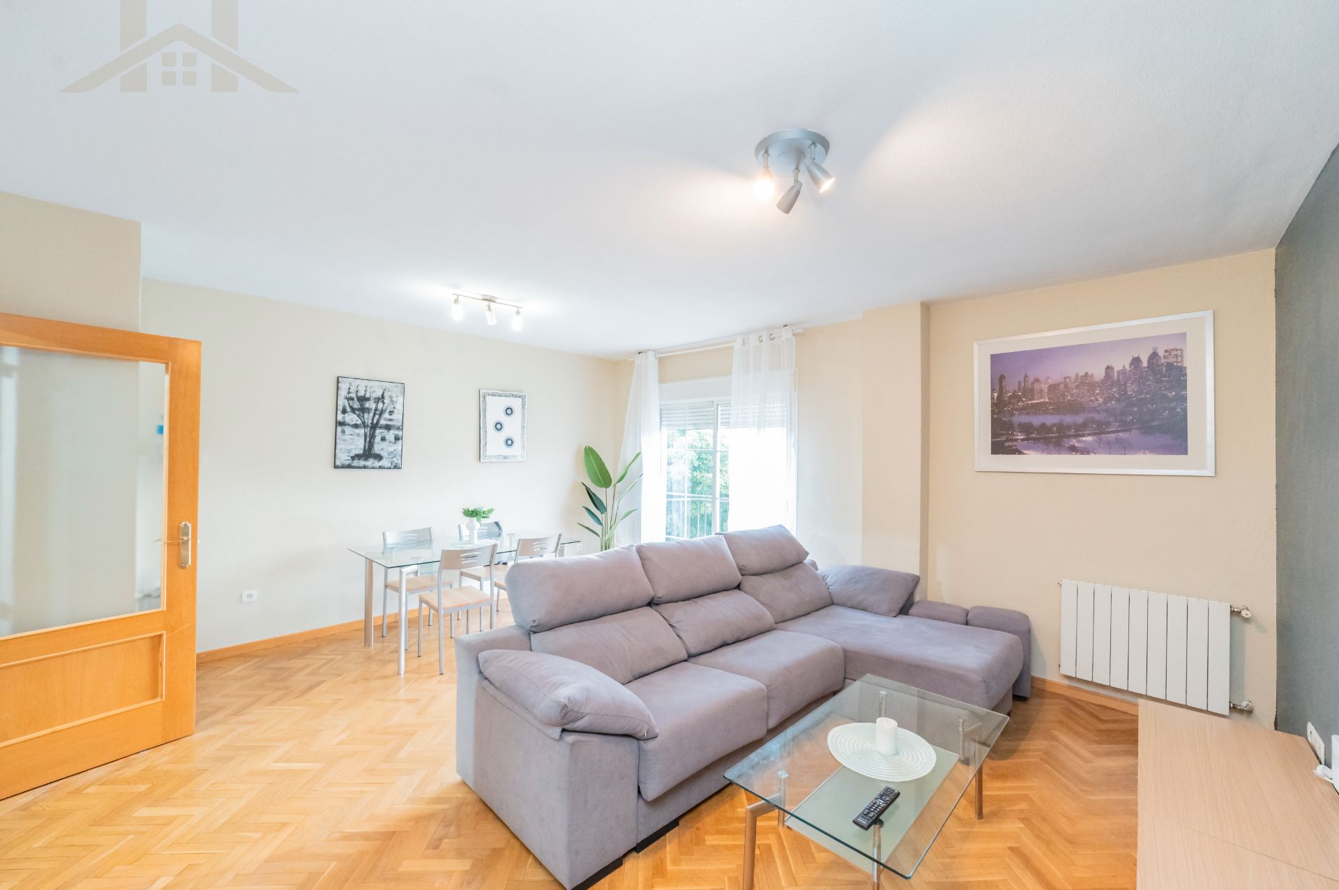 Sala d'estar de Dúplex en venda en Arroyomolinos (Madrid) amb Calefacció, Terrassa i Piscina comunitària