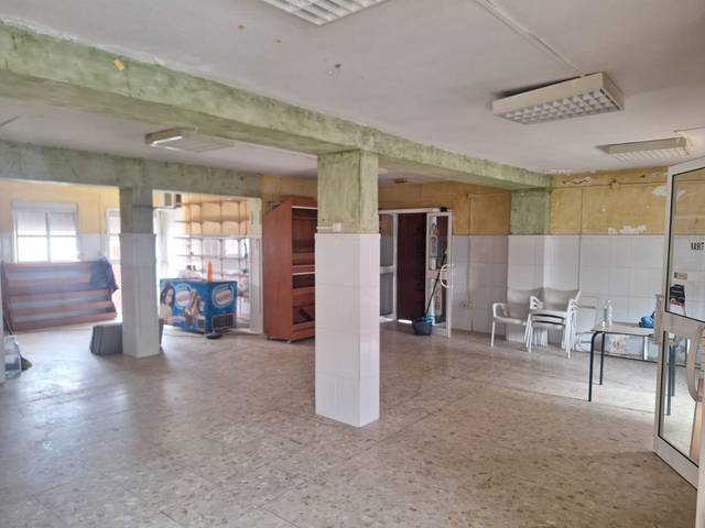 Local comercial en Venta en Calle el Carmen en Núcleo urbano