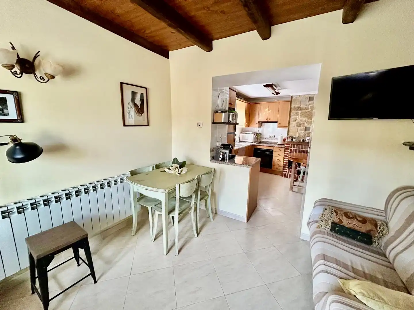 Cuina de Casa o xalet en venda en Ayoó de Vidriales amb Calefacció i Terrassa