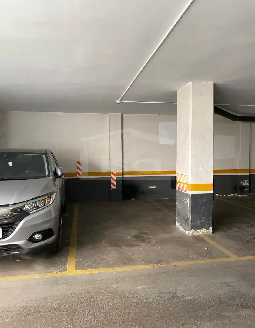 Einzelparkplatz zum Verkauf in Carrer de Còrsega, imagen 3