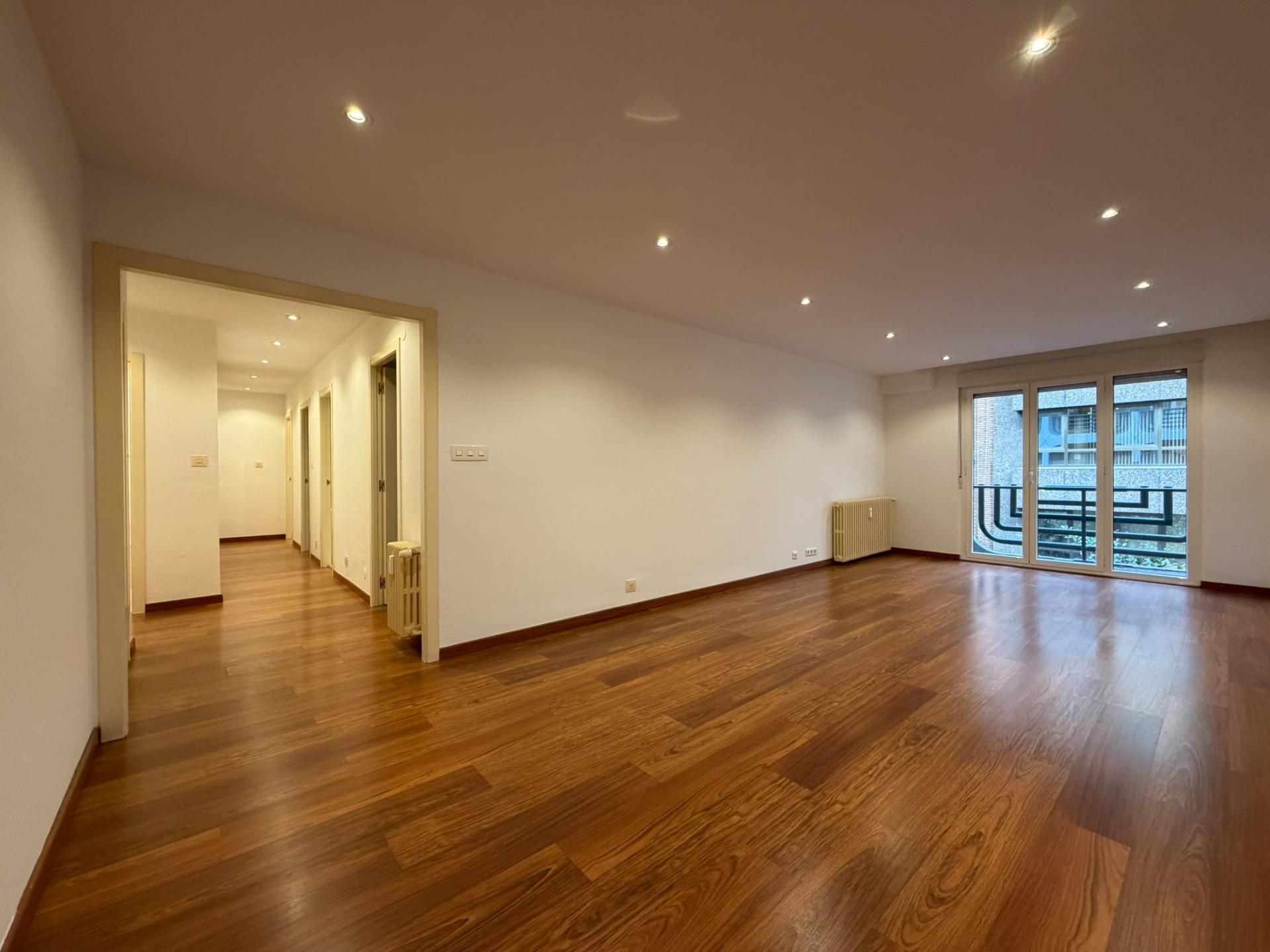 Sala d'estar de Pis en venda en Ponferrada amb Balcó