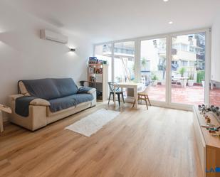 Sala d'estar de Pis en venda en  Barcelona Capital amb Terrassa, Traster i Balcó