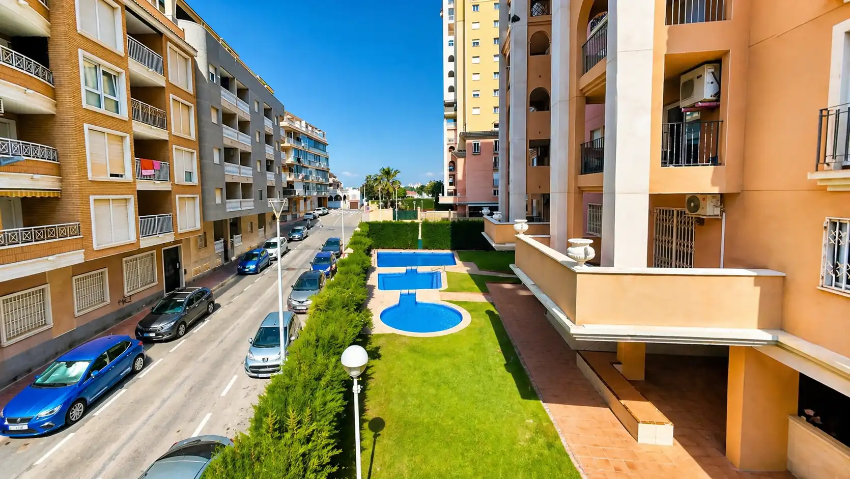 Apartamento con terraza en venta en Playa de los Locos, imagen 3