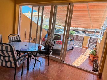 Casa pareada con jardín en venta en Santiago de la Ribera