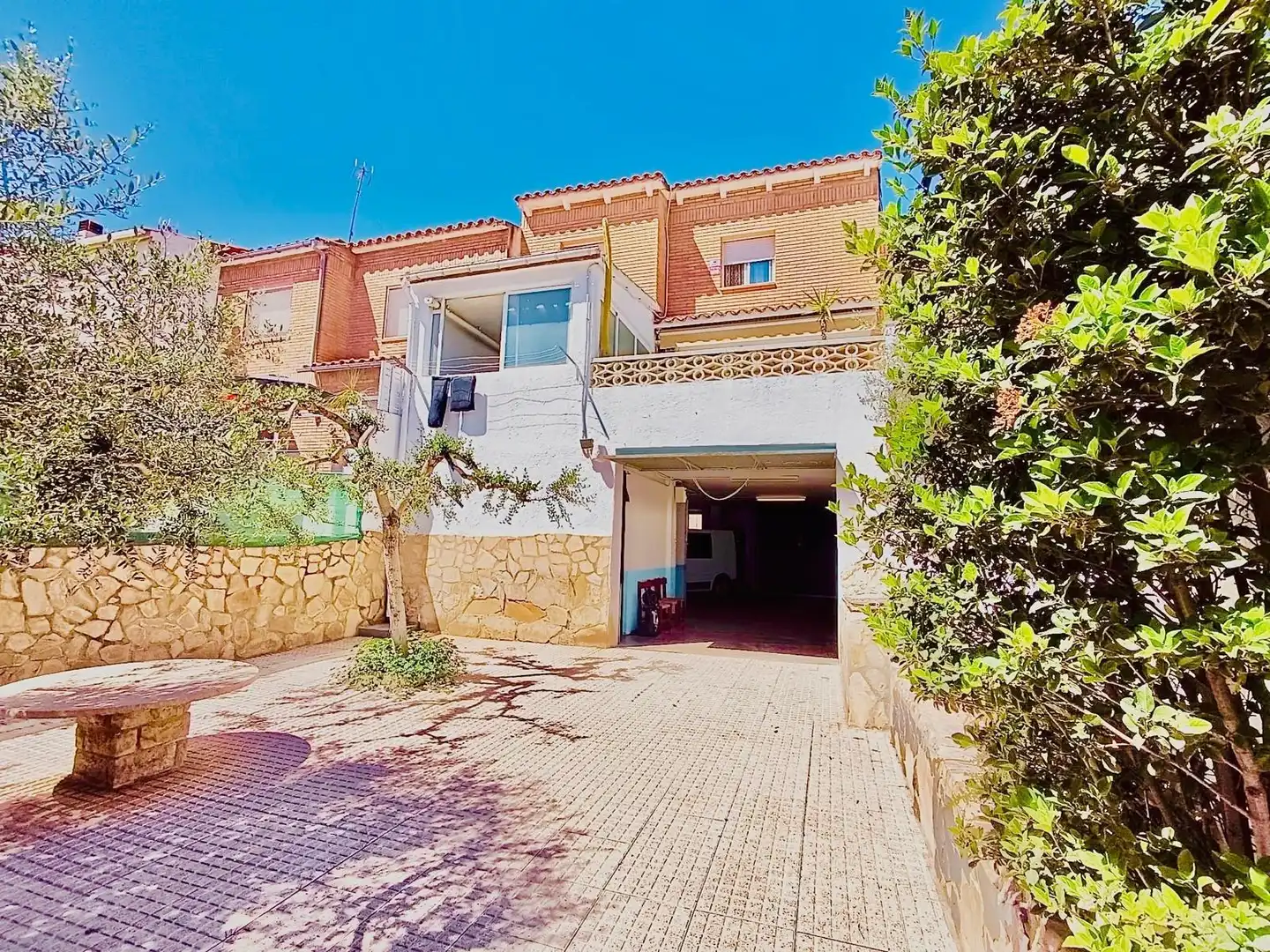 Vista exterior de Casa adosada en venta en Valls con Aire acondicionado, Calefacción y Jardín privado
