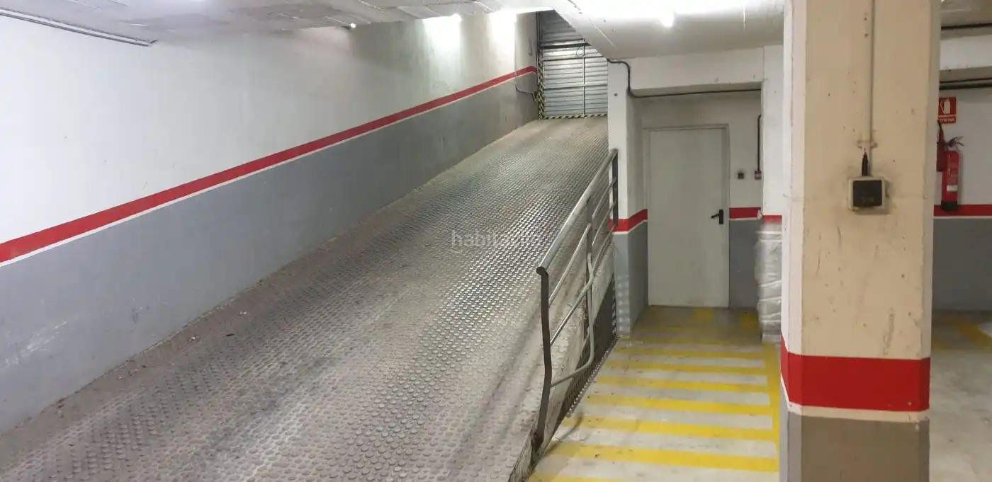 Einzelparkplatz zum Verkauf in Carrer de Rafael Casanova 36
