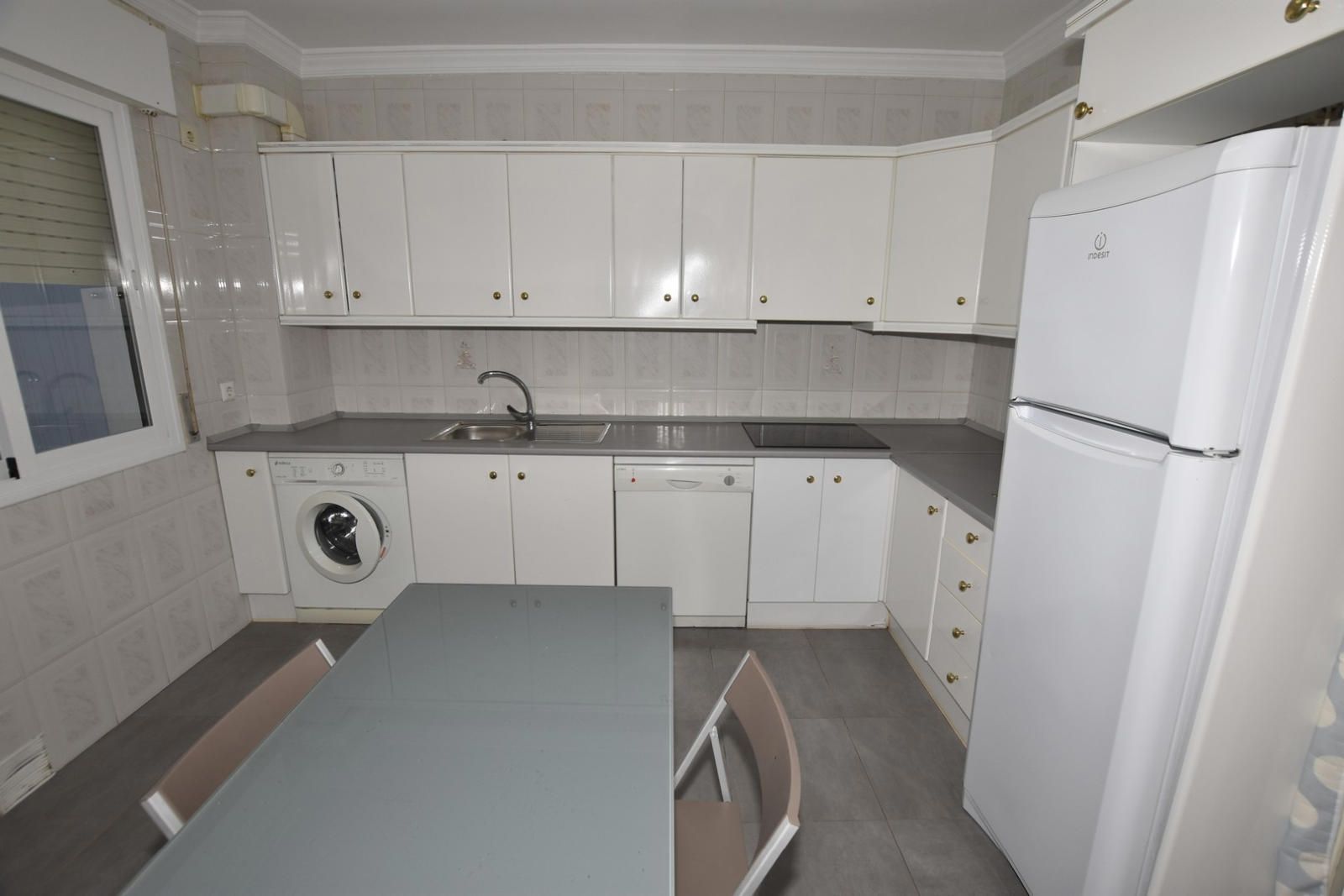 Küche von Dachboden zum verkauf in Ronda mit Heizung und Terrasse