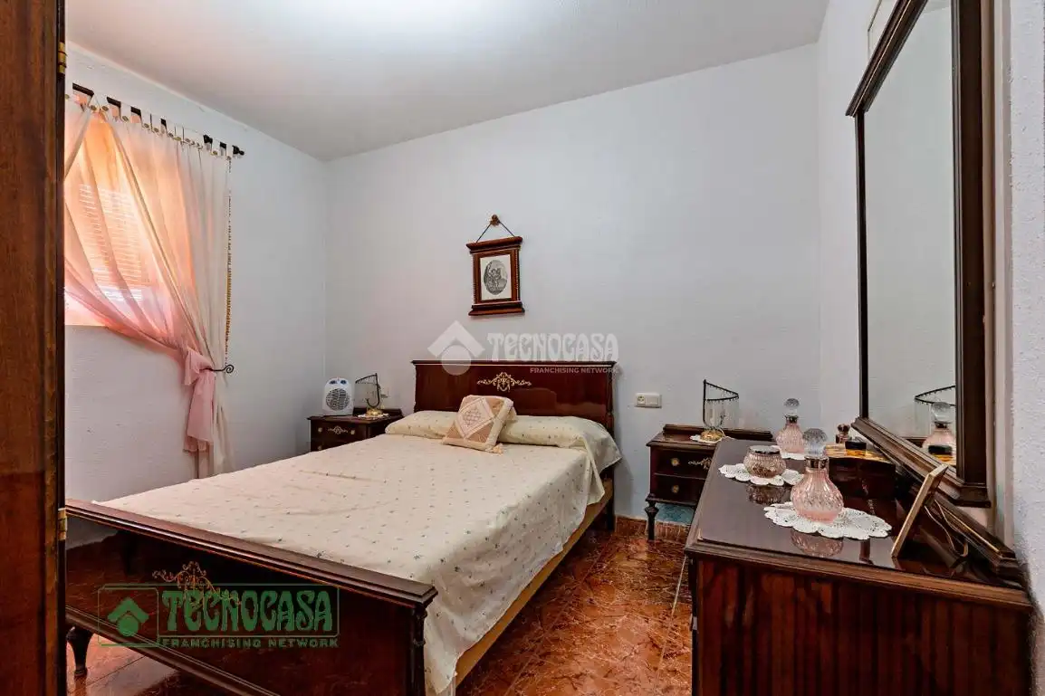 Dormitori de Casa adosada en venda en El Ejido amb Aire condicionat, Jardí privat i Moblat