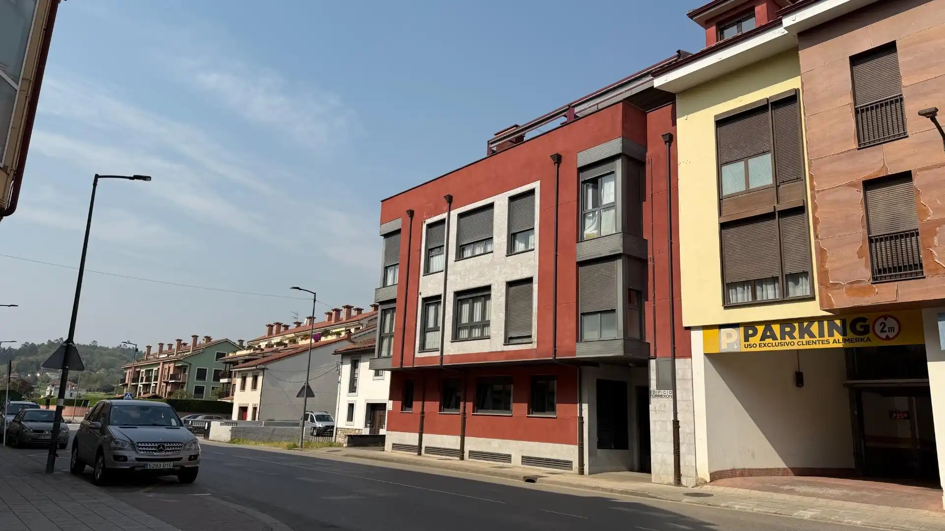 Vista exterior de Piso en venta en Llanes con Trastero
