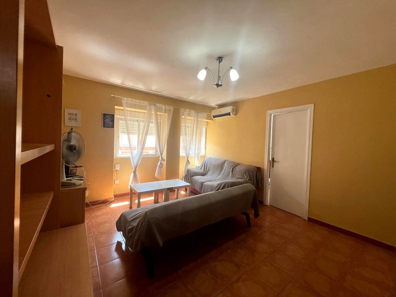 Living room of Flat to rent in  Sevilla Capital  with Air Conditioner, Heating and Terrace