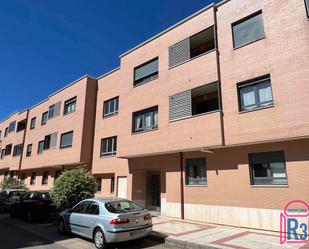 Vista exterior de Apartament de lloguer en Villaquilambre amb Terrassa