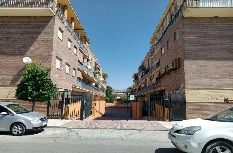 Aparcament amb ascensor en venda a Cerezos