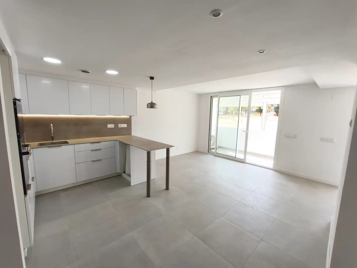 Cuina de Pis en venda en Girona amb Aire condicionat, Calefacció i Terrassa