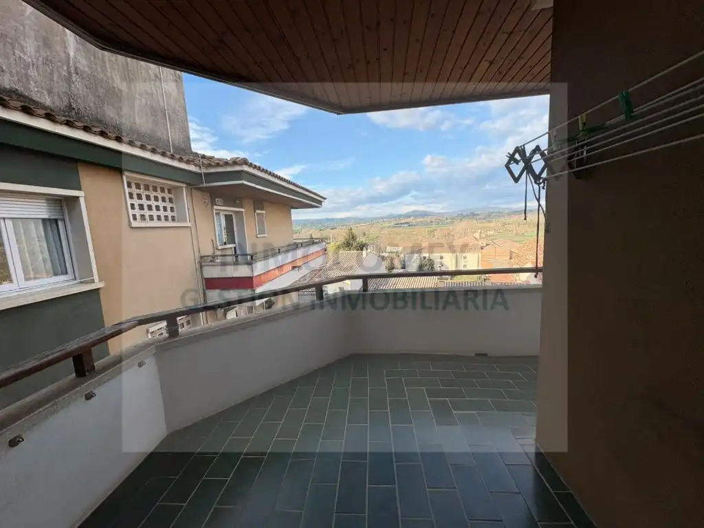 Piso con ascensor en venta en La Bisbal d'Empordà