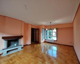 Living room of Single-family semi-detached for sale in Ourense Capital   with Heating, Private garden and Parquet flooring