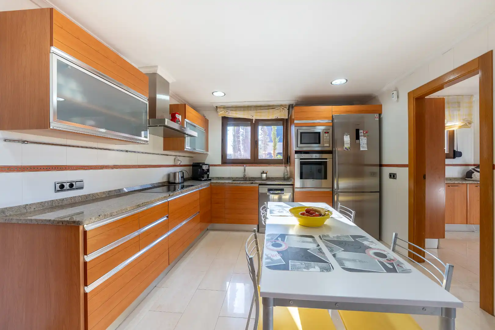 Cocina de Casa o chalet en venta en Torrevieja con Aire acondicionado, Calefacción y Jardín privado