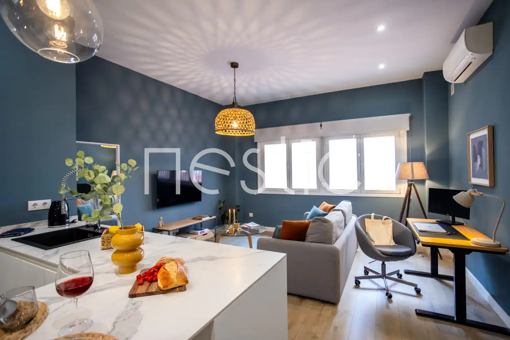 Sala de estar de Apartamento de alquiler en Madrid con Aire acondicionado, Calefacción y Amueblado