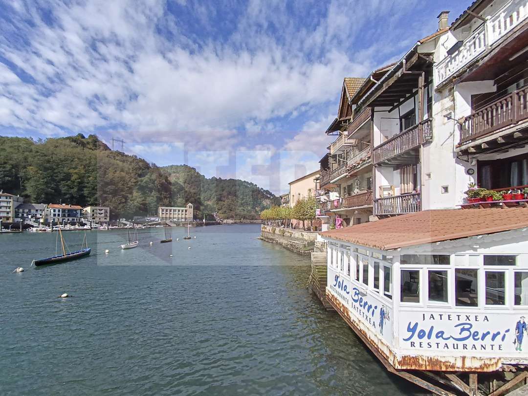 Flat for sale in Donibane Kalea