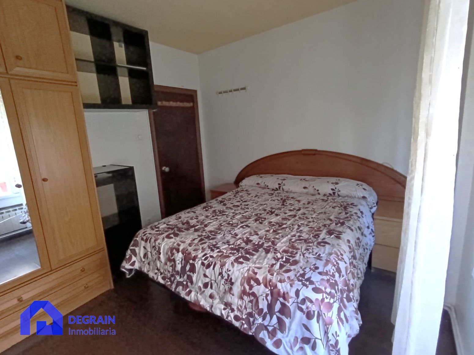 Habitación de Piso en venta en Oviedo  con Calefacción