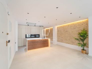 Appartement avec balcon à vendre à Extramurs
