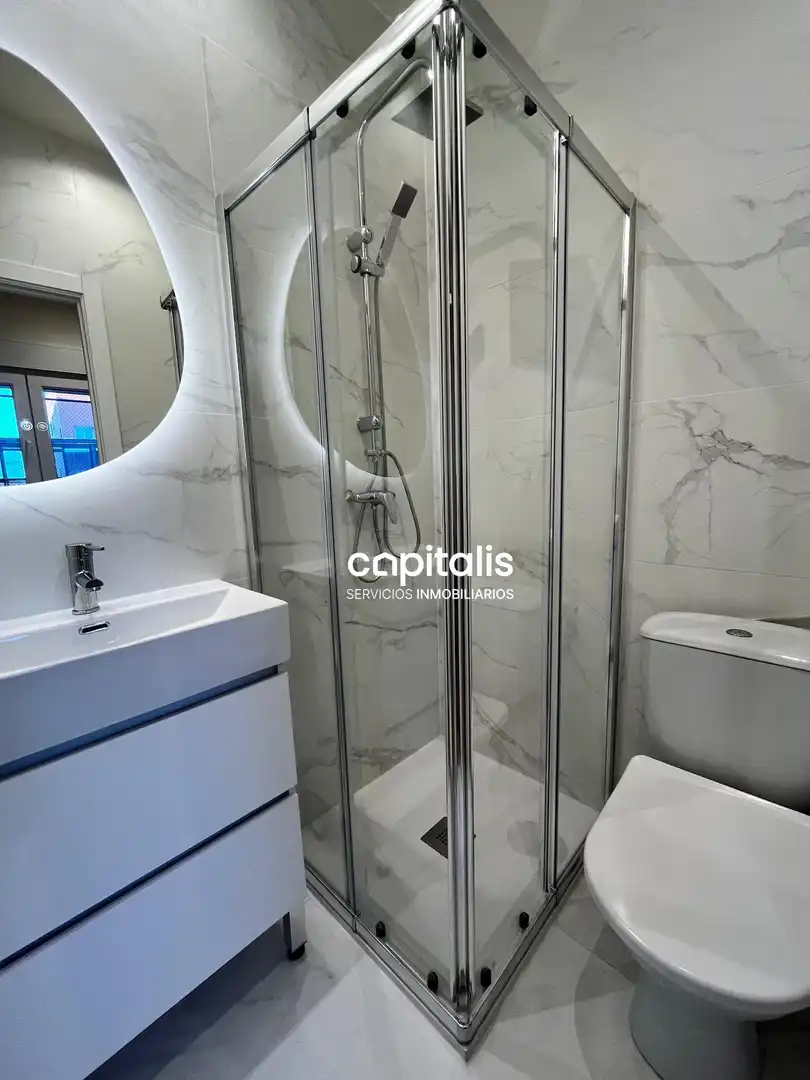 Badezimmer von Wohnung zur Miete in Madrid mit Klimaanlage, Heizung und Möbliert
