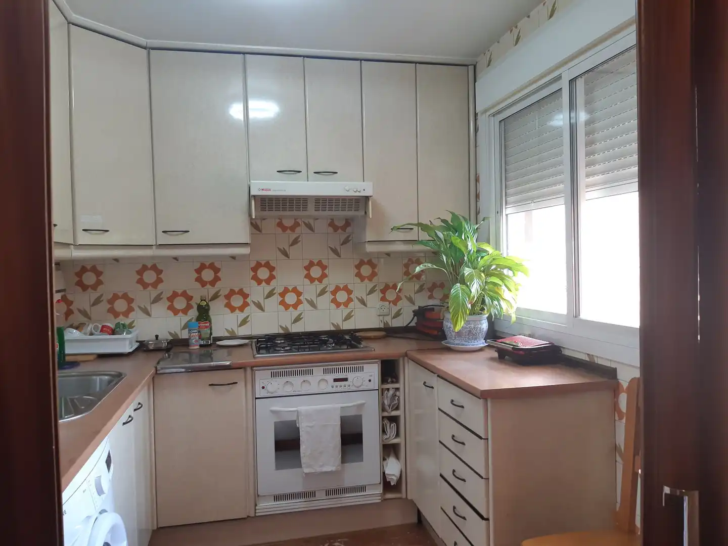 Kitchen of Flat for rent in Madrid  with Air Conditioner, Parquet flooring and Terrace