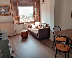 Sala d'estar de Apartament de lloguer en Cuenca Capital amb Calefacció i Moblat