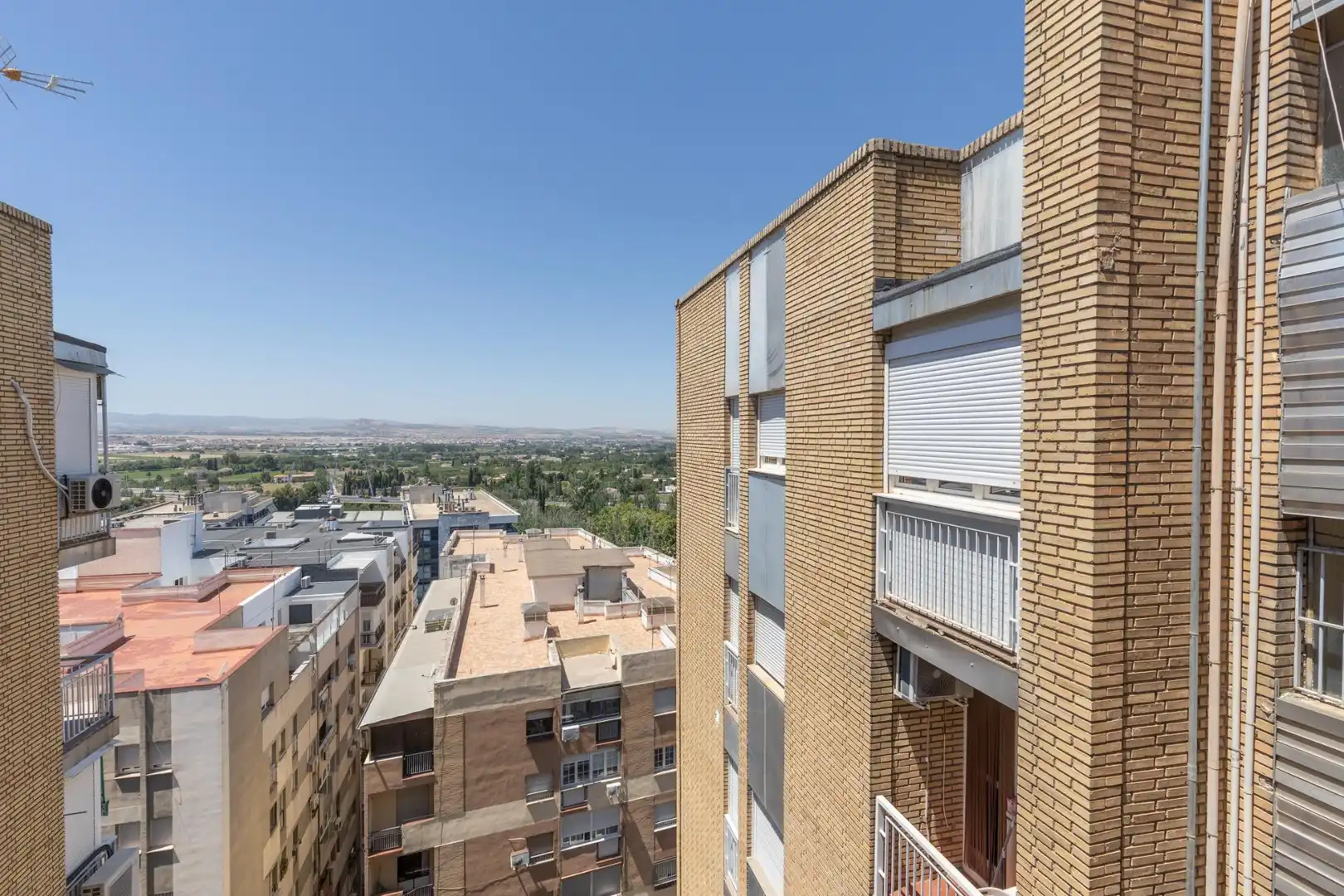 Außenansicht von Wohnung zum Verkauf in Granada mit Heizung und Balkon