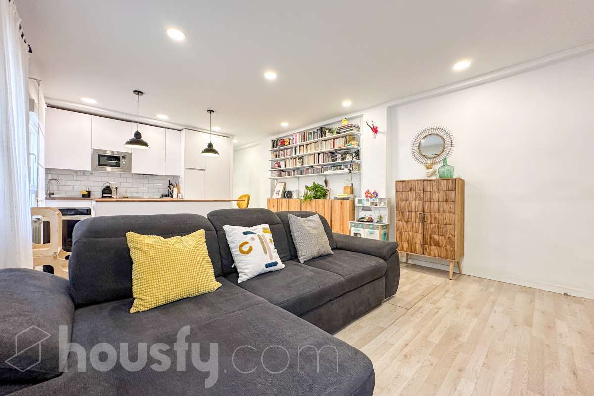 Living room of Flat for sale in  Madrid Capital  with Air Conditioner, Heating and Terrace