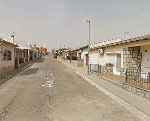 Exterior view of Duplex for sale in La Puebla de Montalbán