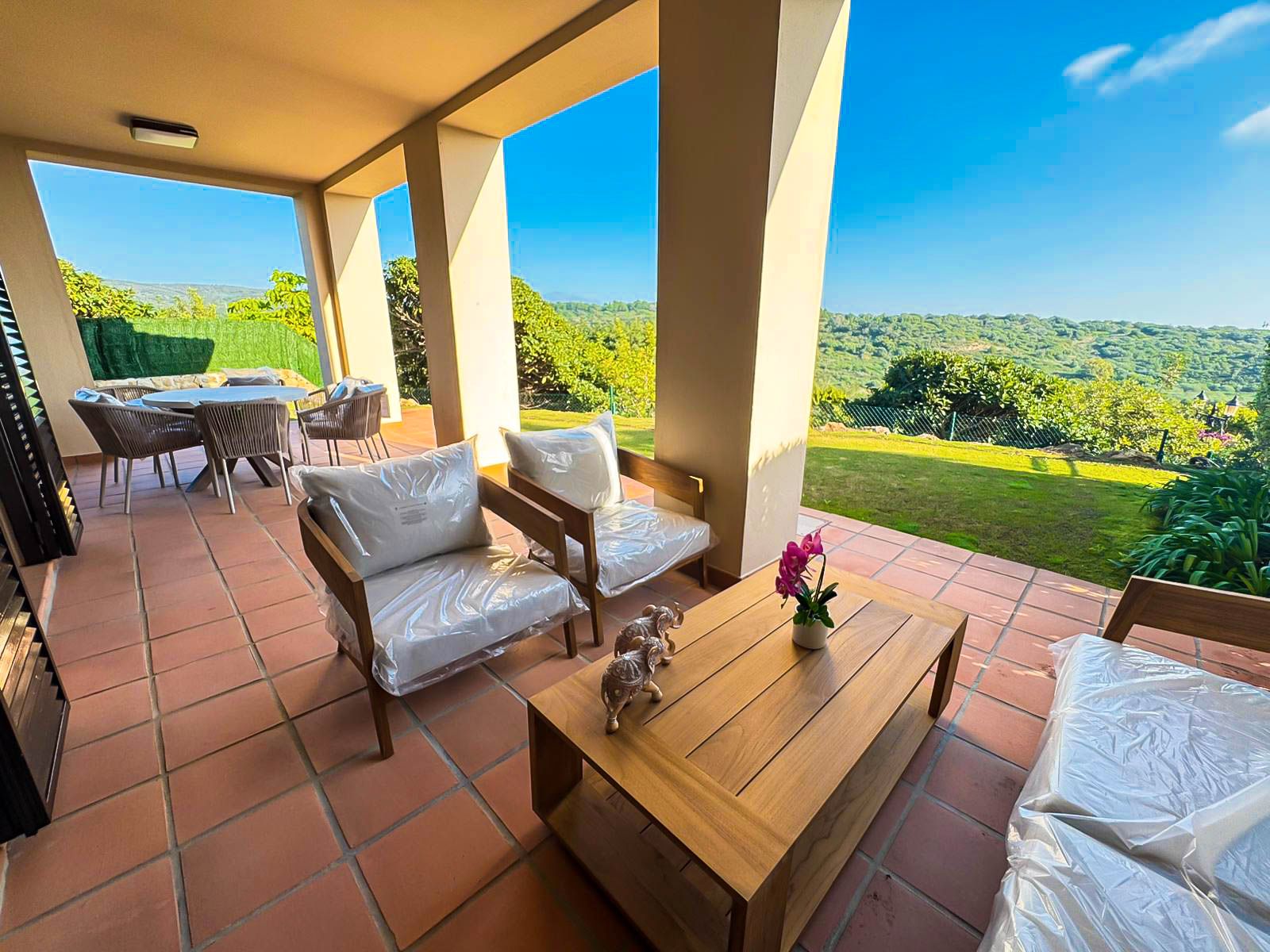 Terrace of House or chalet to rent in Sotogrande  with Air Conditioner, Heating and Private garden