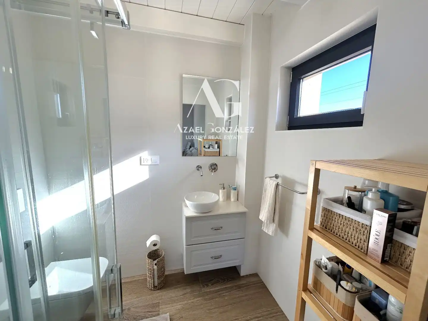 Bathroom of Houses for sale in Cabuérniga, Cantabria