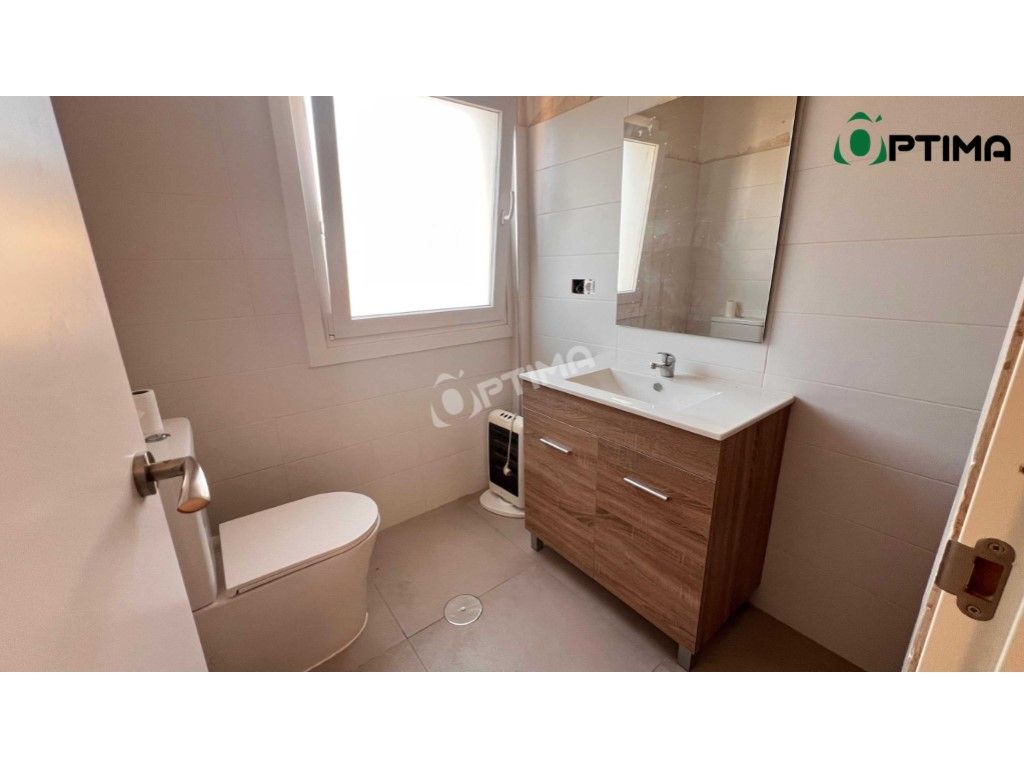 Bathroom of Flat for sale in Santiago de Compostela 