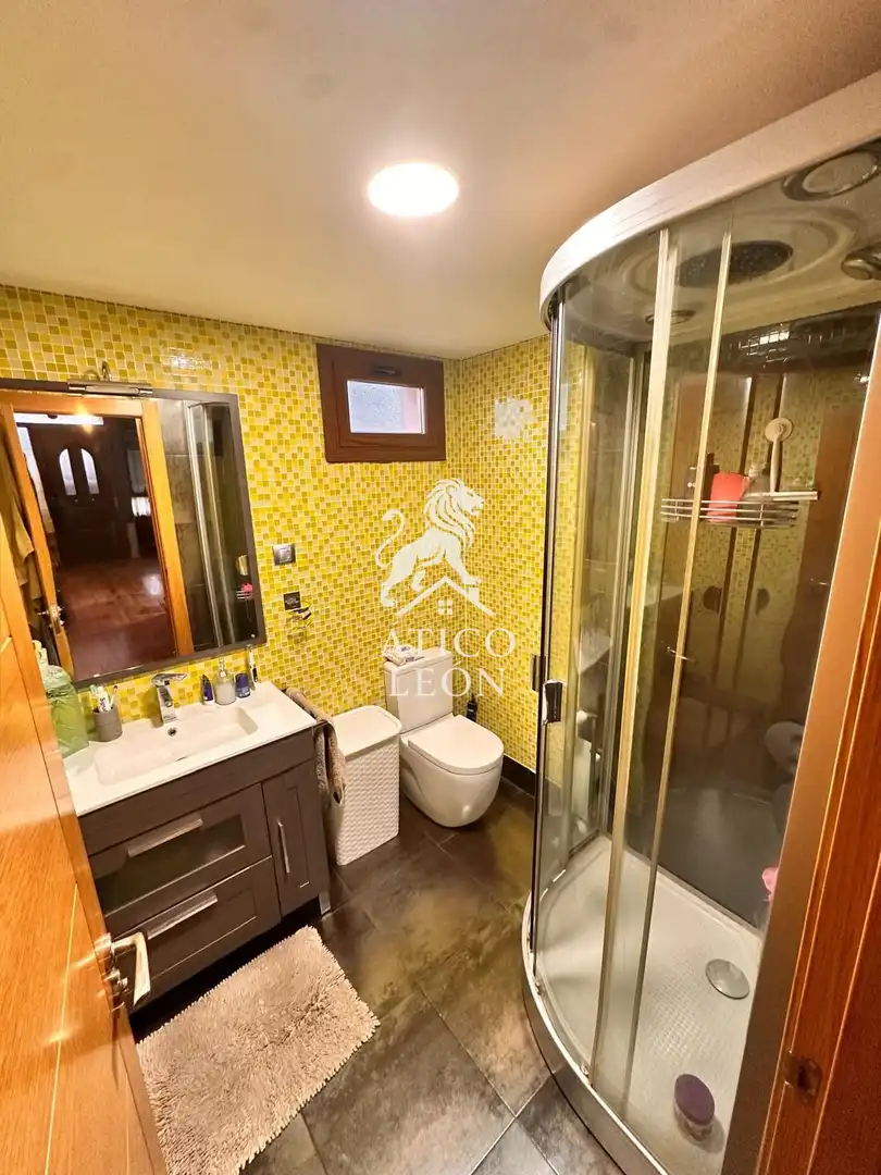 Baño de Casa o chalet en venta en Cuadros con Calefacción, Jardín privado y Trastero