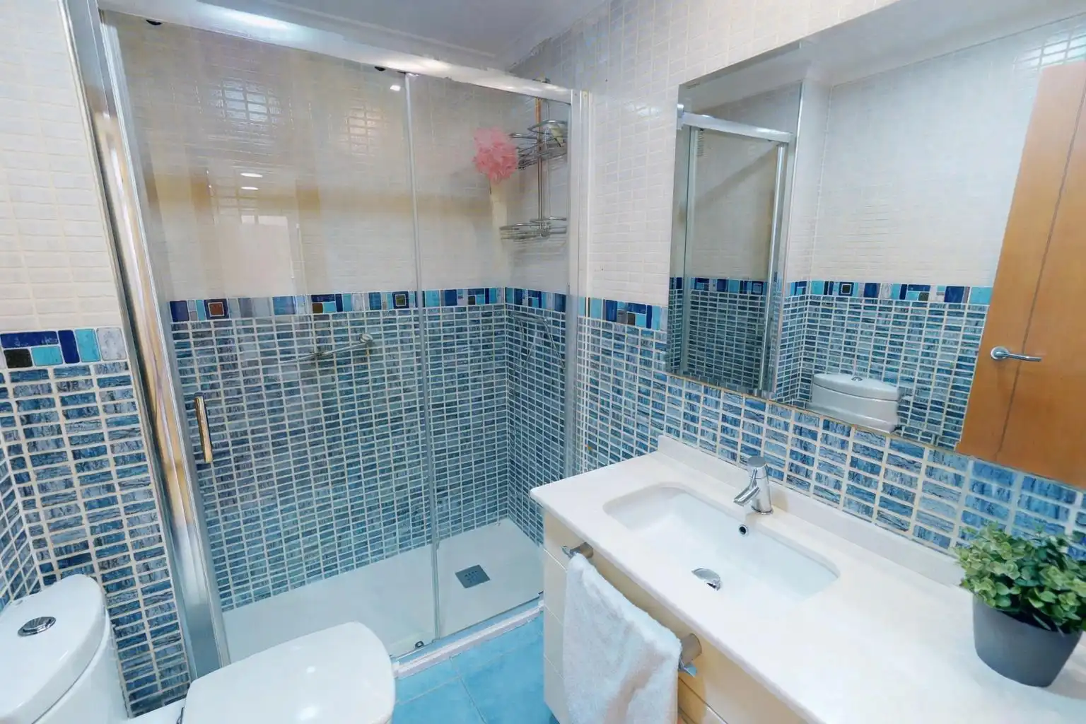 Baño de Piso en venta en Valencia con Aire acondicionado, Calefacción y Amueblado