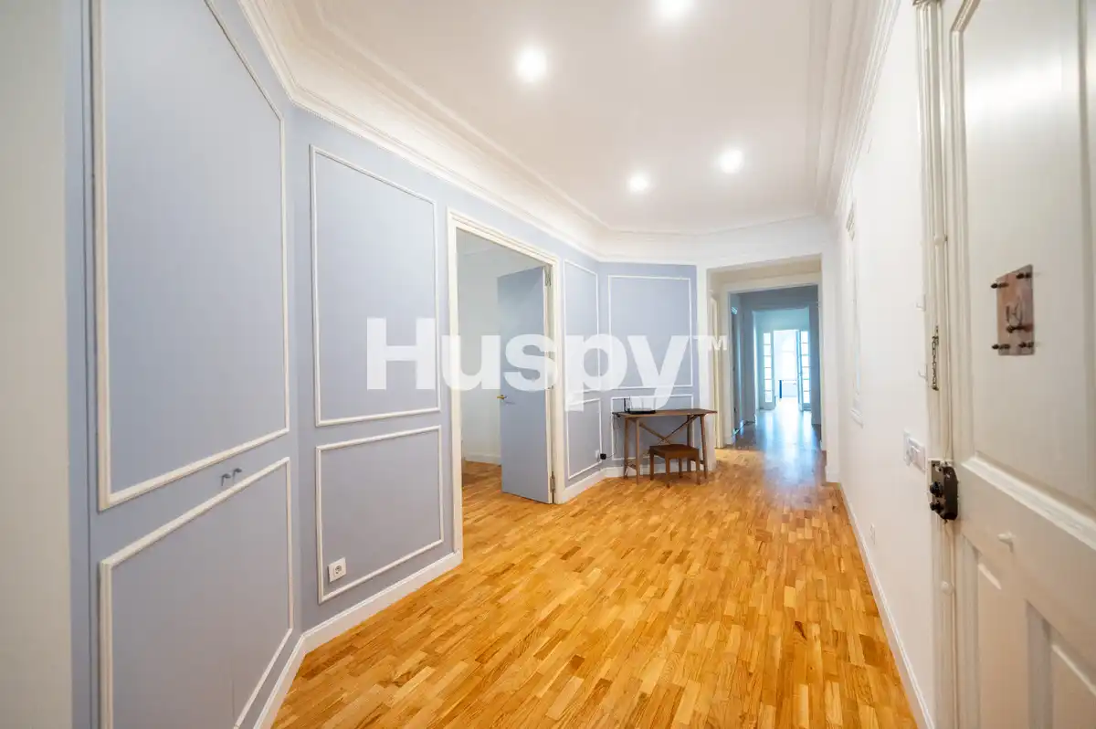Flat for rent in Barcelona  with Air Conditioner, Heating and Furnished