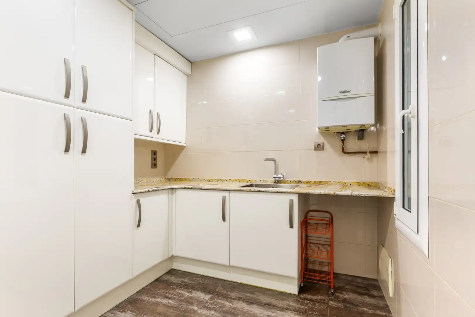 Kitchen of Flat for sale in Barcelona  with Air Conditioner, Heating and Terrace