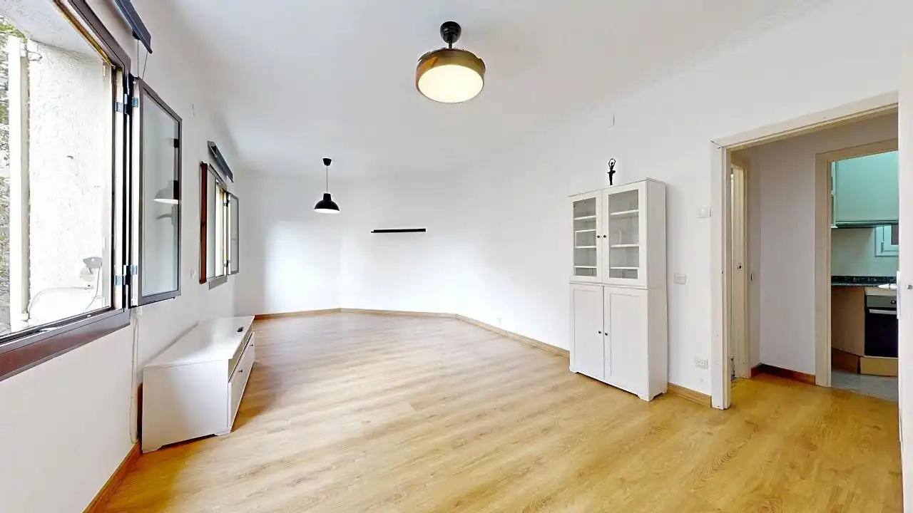 Sala d'estar de Pis en venda en Barcelona amb Parquet