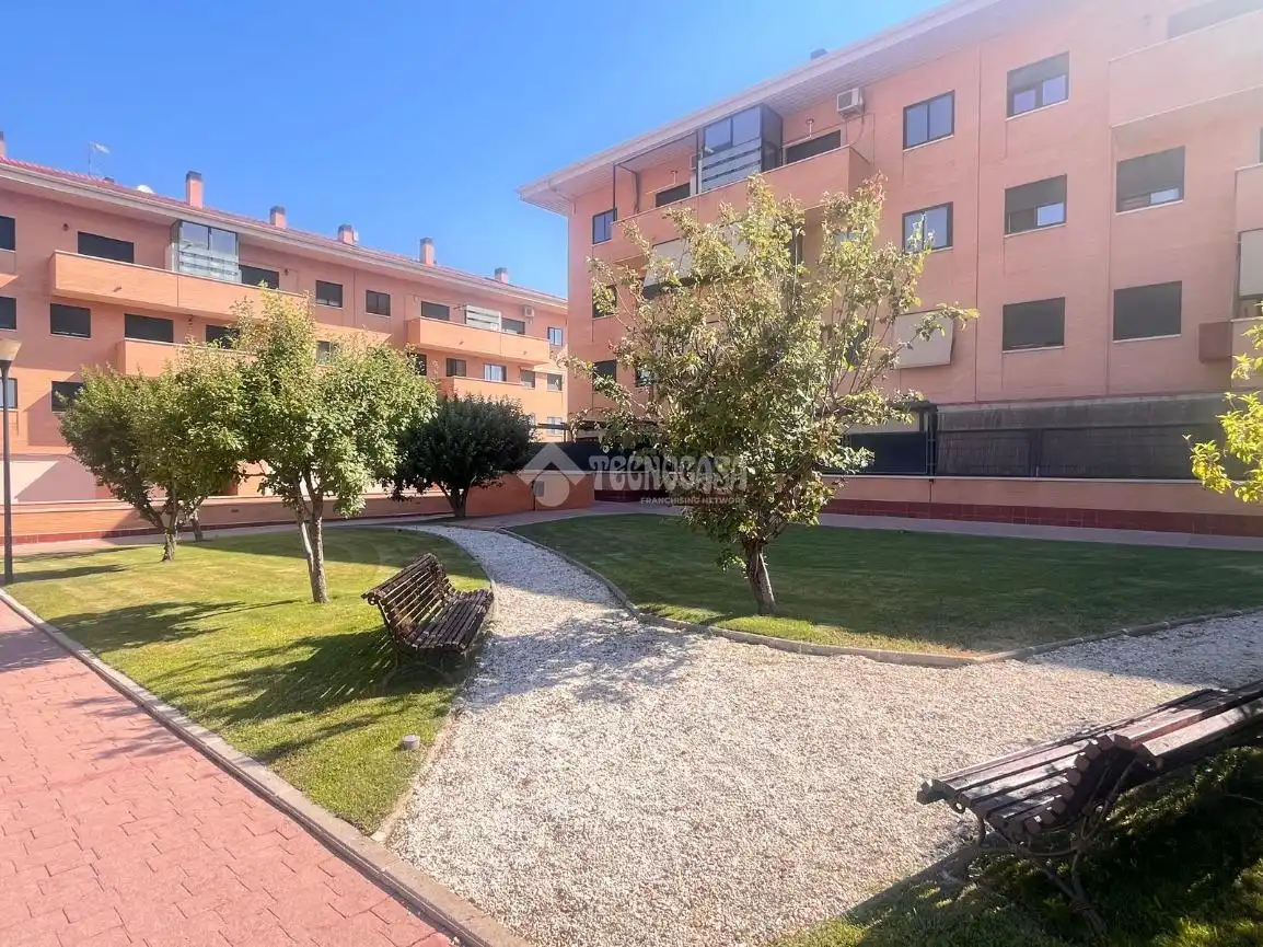 Vista exterior de Piso en venta en Navalcarnero con Aire acondicionado, Calefacción y Parquet