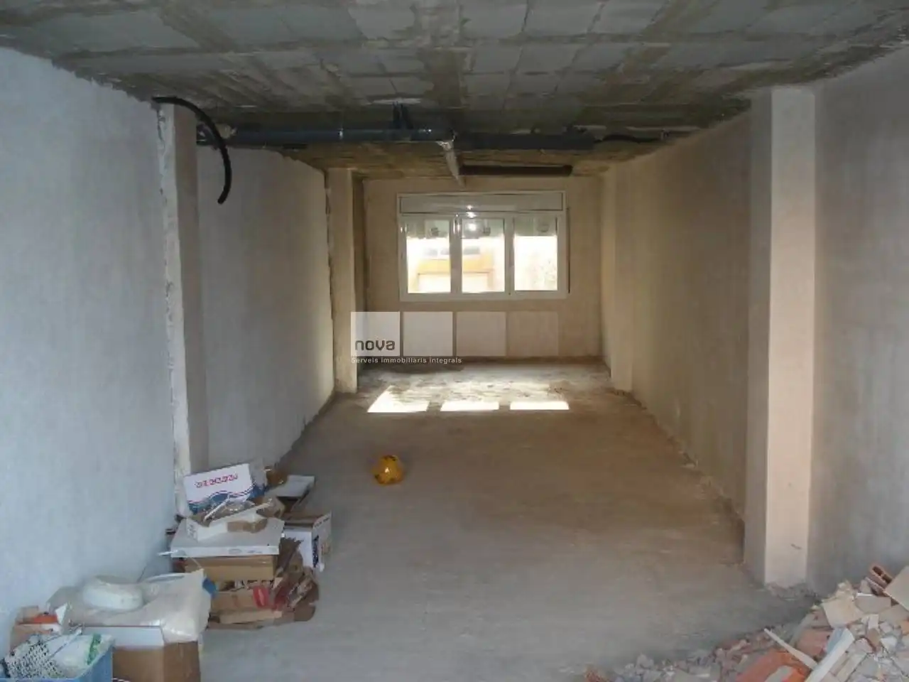 Locale commerciale in vendita a Tona