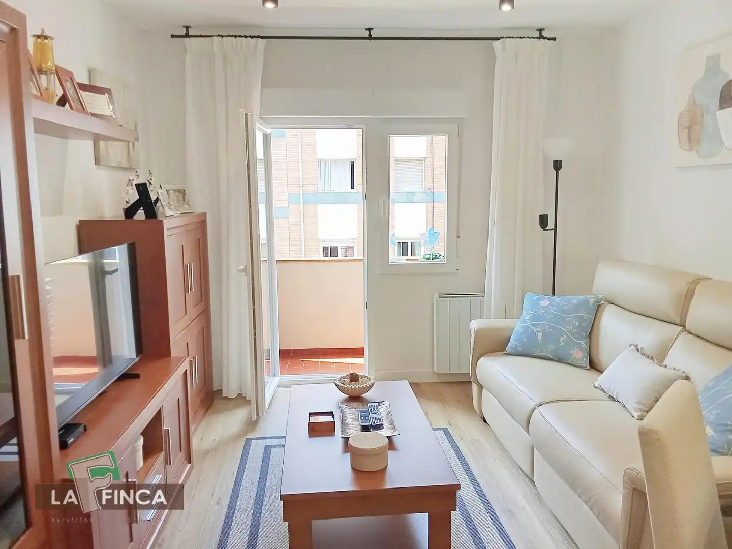 Sala de estar de Piso en venta en Oviedo  con Calefacción y Terraza