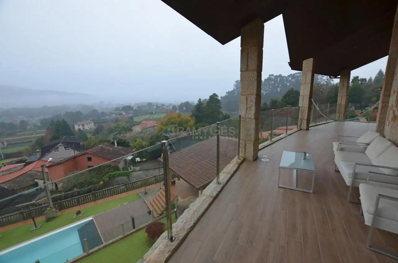 Terraza de Casa o chalet en venta en Tui con Calefacción, Jardín privado y Terraza