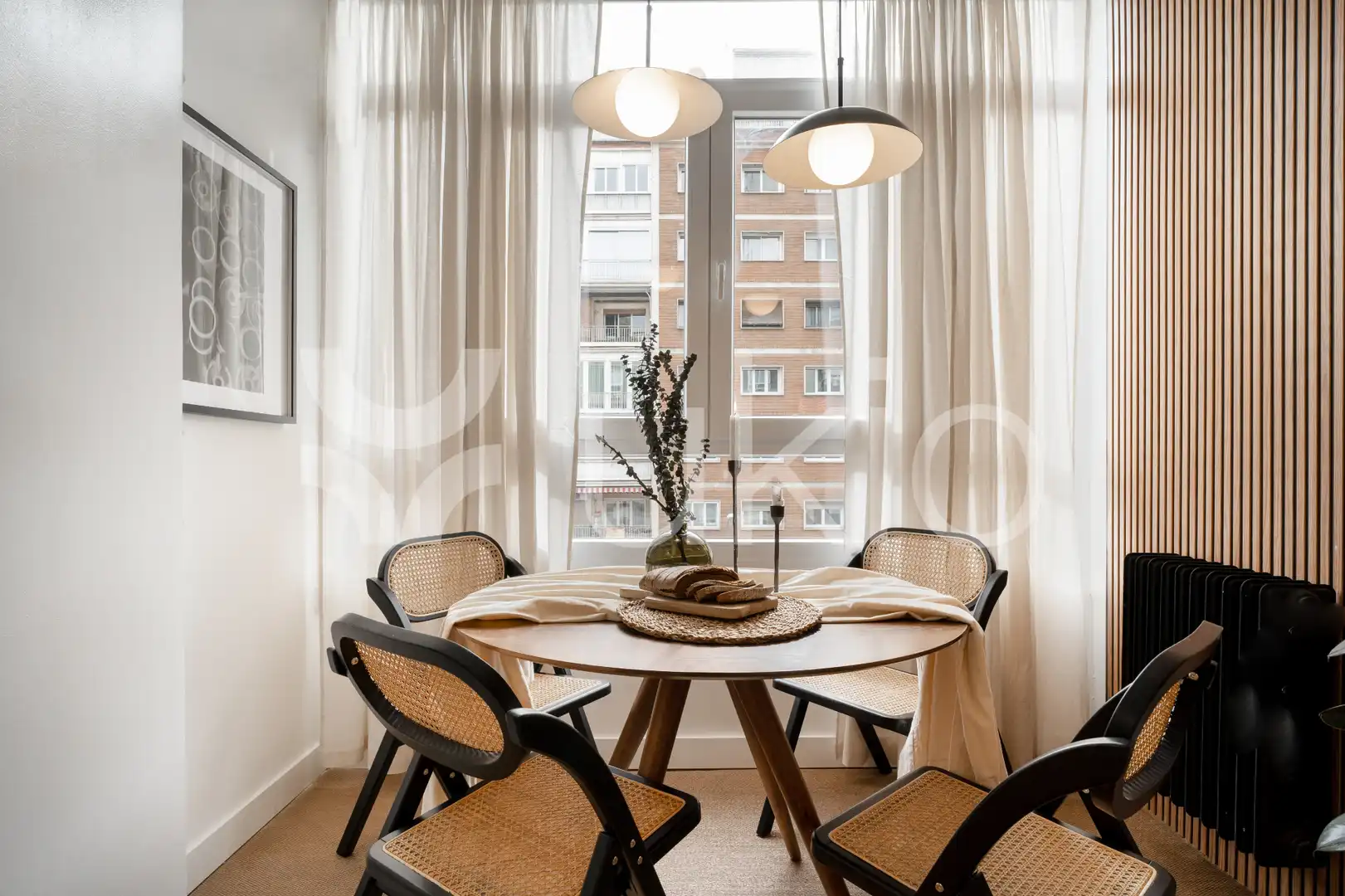 Menjador de Apartament de lloguer en Madrid amb Aire condicionat, Calefacció i Moblat