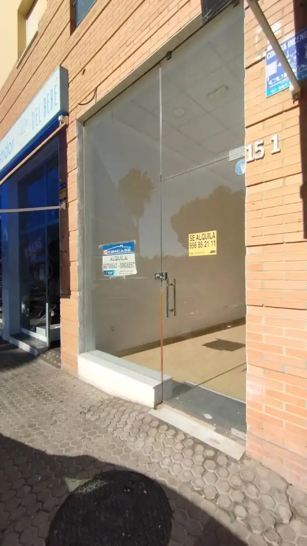 Locale commerciale in affitto a Avenida de la Libertad