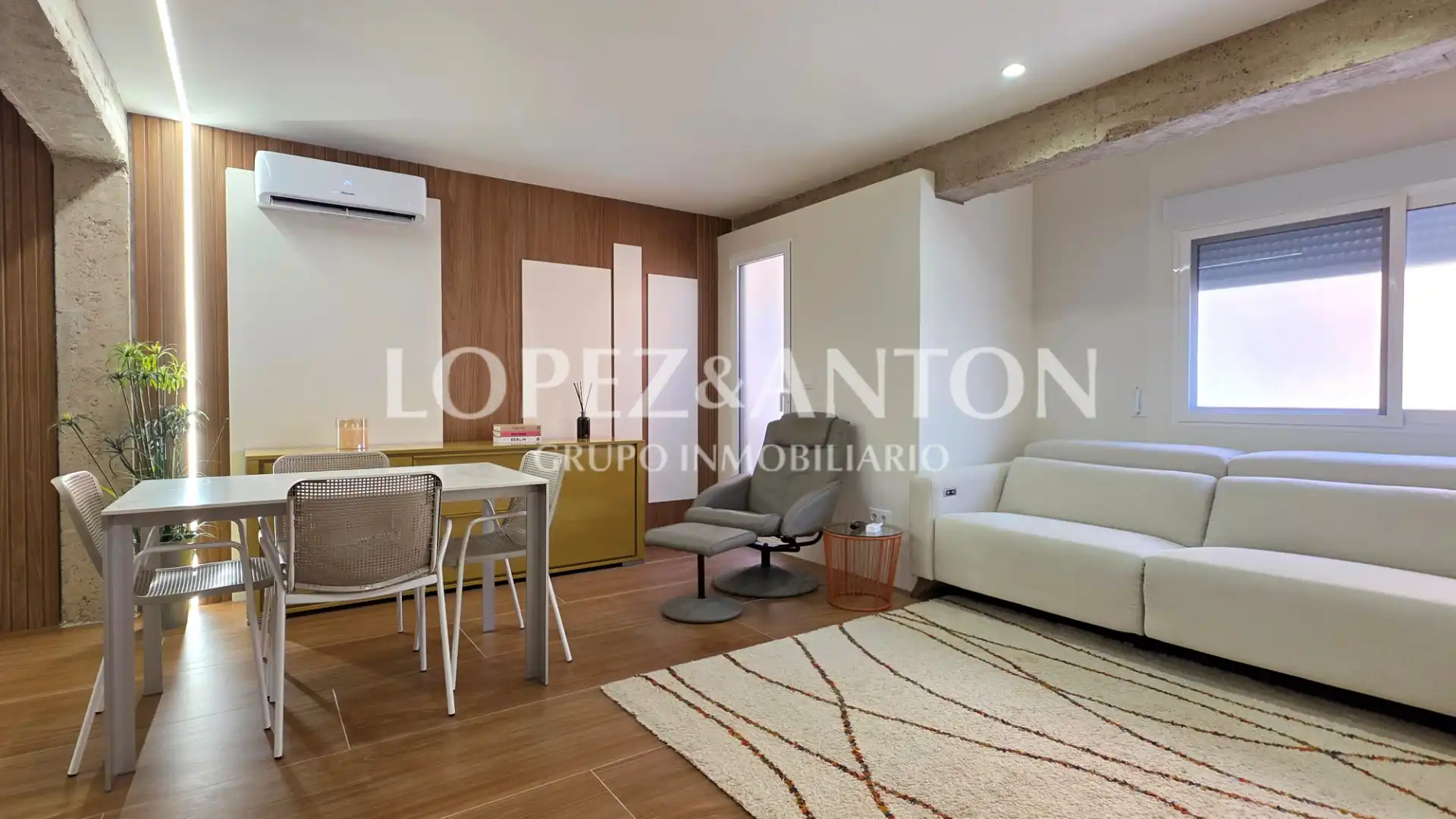 Living room of Flat for sale in L'Eliana  with Air Conditioner and Balcony