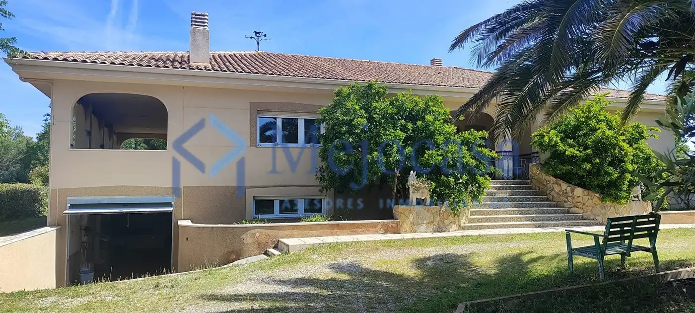 Vista exterior de Casa o xalet en venda en Valdetorres de Jarama amb Calefacció, Jardí privat i Terrassa